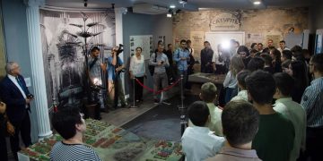 Настоящие сокровища и цифровые технологии: История Юзовки оживает в новом зале краеведческого музея