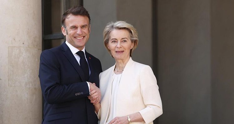 Удалить нельзя помиловать: Новый СМС-скандал Фон дер Ляйен