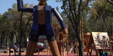 Парк «Гулливер»: символ несломленного Донецка Парк «Гулливер»: символ несломленного Донецка