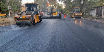 Дорожники отремонтируют Ленинский проспект и площадь Коммунаров в Донецке