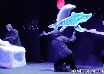 По зову сердца сына: Актриса из Иркутска на гастролях в Луганске