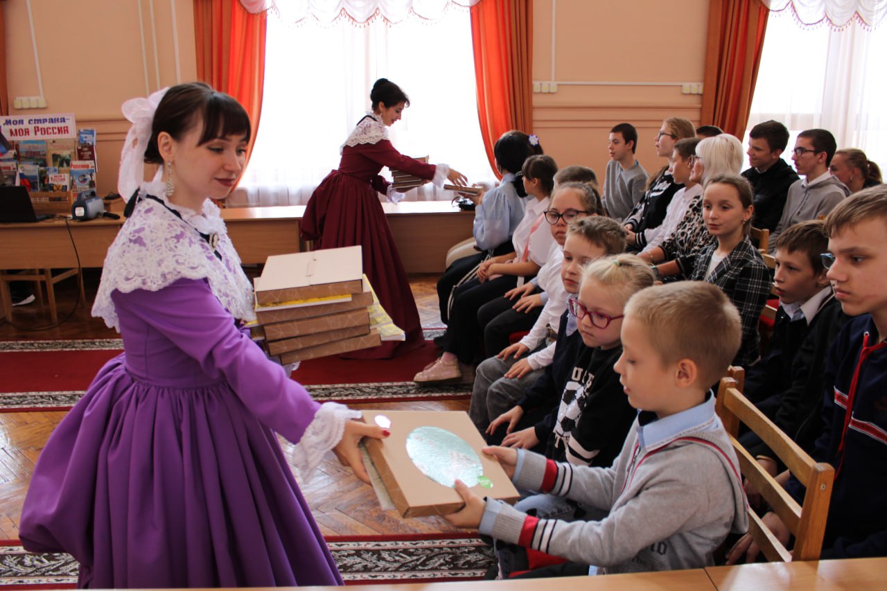 День города Зугрэс, помощь волонтеров и восстановление инфраструктуры: дайджест на 27 сентября