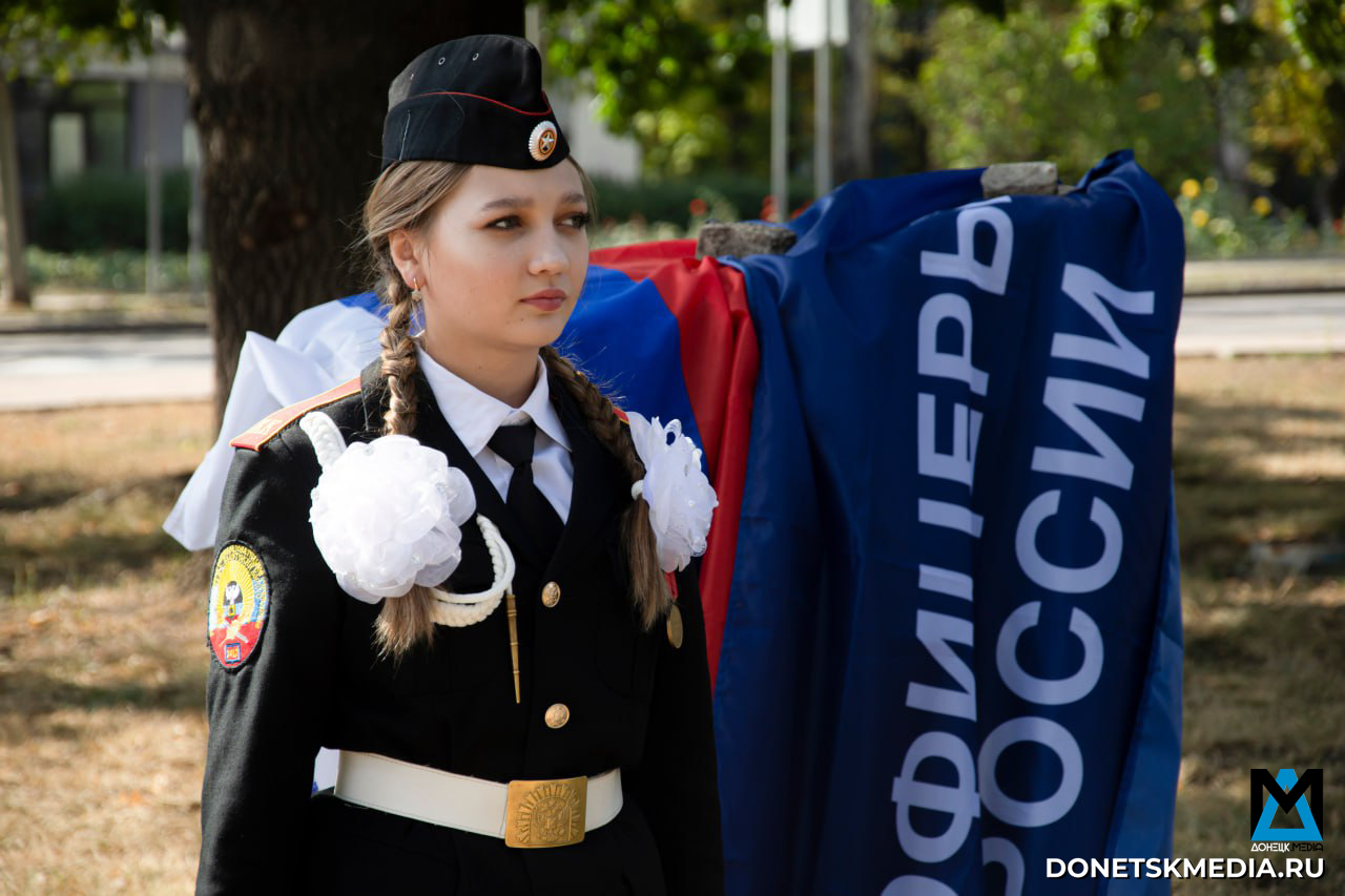 Память, высеченная в камне: в Донецке открыли памятник Сергею Пускепалису