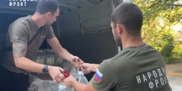 Народный фронт помогает обеспечивать питьевой водой больницы и нуждающихся жителей ДНР