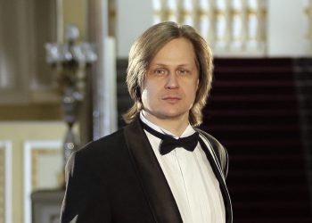 Из троллейбуса на сцену: история Евгения Удовина Из троллейбуса на сцену: история Евгения Удовина