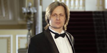 Из троллейбуса на сцену: история Евгения Удовина Из троллейбуса на сцену: история Евгения Удовина