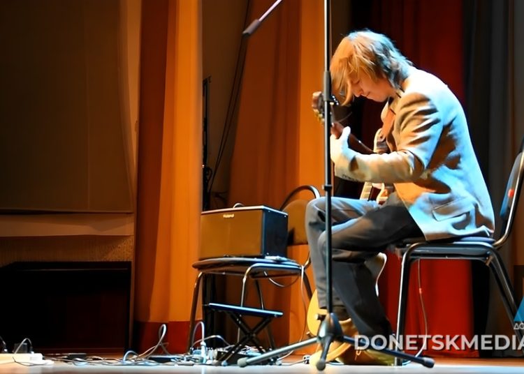 В Донецкой филармонии начался Фестиваль гитарной музыки «Хрустальные струны»