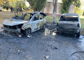 Дроны атаковали центр Белгорода: сгорели автомобили, закрыты торговые центры Дроны атаковали центр Белгорода: сгорели автомобили, закрыты торговые центры