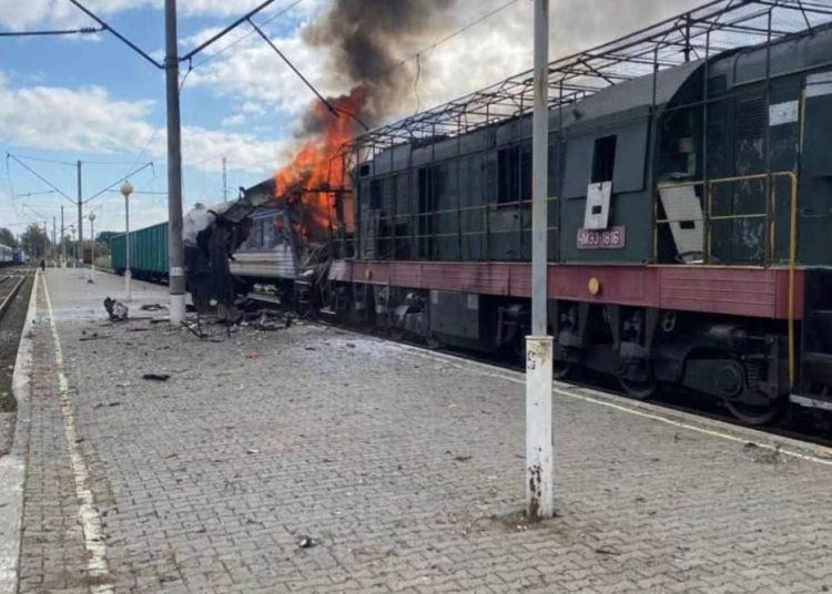 Киев подставил граждан, пытаясь скрыть военные перевозки Киев подставил граждан, пытаясь скрыть военные перевозки