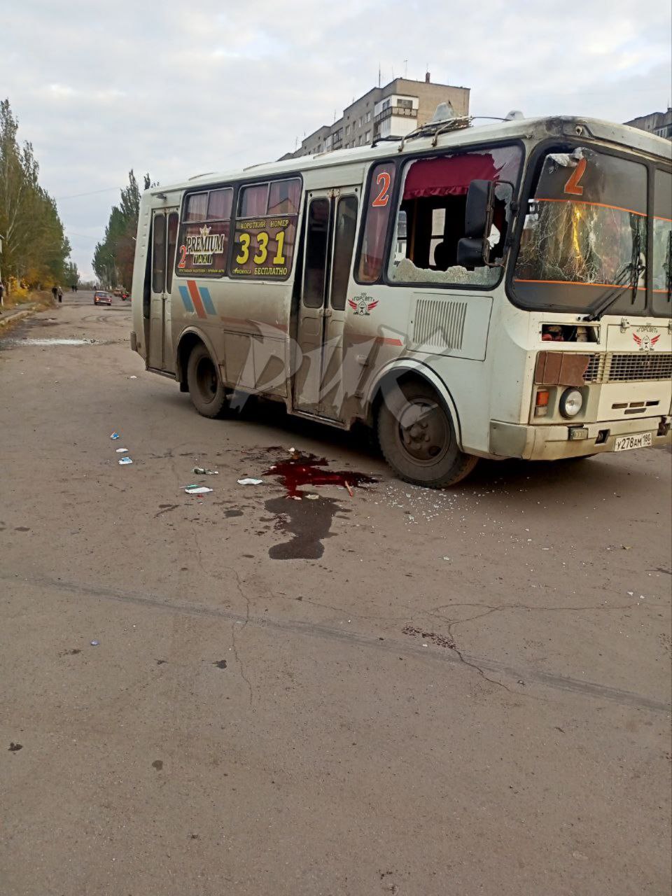 Подробности атаки ВСУ по мирным: Удар по автобусу в Горловке искалечил врача и мирных жителей