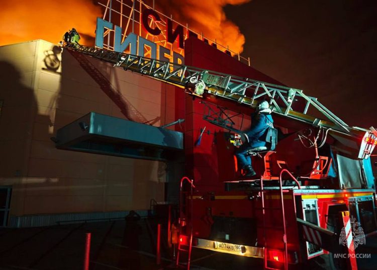 МЧС ДНР: При пожаре в "Сигме" никто не пострадал, пожарные работали в экстремальных условиях МЧС ДНР: При пожаре в «Сигме» никто не пострадал, пожарные работали в экстремальных условиях