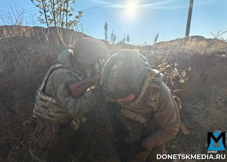 Закрепление у Новониколаевки, продвижение в Родинском: ГВ "Центр" не останавливается на достигнутом и продолжает давить Закрепление у Новониколаевки, продвижение в Родинском: ГВ «Центр» не останавливается на достигнутом и продолжает давить