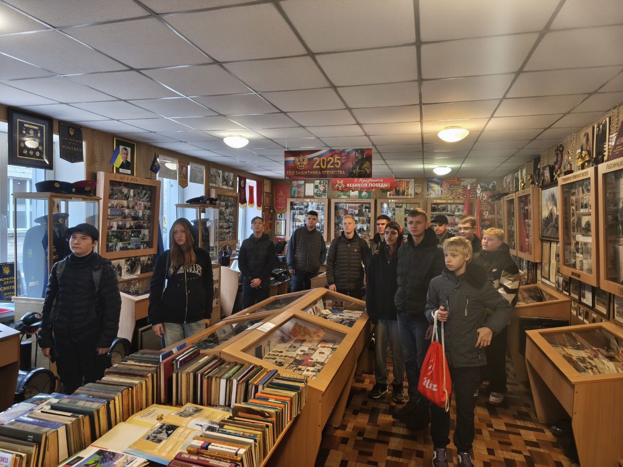 От математической олимпиады до фабричных цехов: Развитие молодежи в ДНР, дайджест за 29 октября