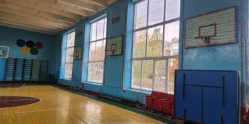 Заменили окна в харцызском лицее Заменили окна в харцызском лицее