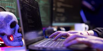 Российские хакеры взломали 6 крупнейших страховых компаний Украины Российские хакеры взломали 6 крупнейших страховых компаний Украины