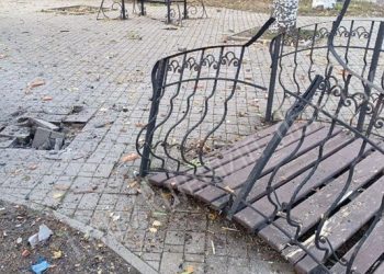 Атака на мирных жителей: дроны ВСУ обстреляли парк кованных фигур в Донецке