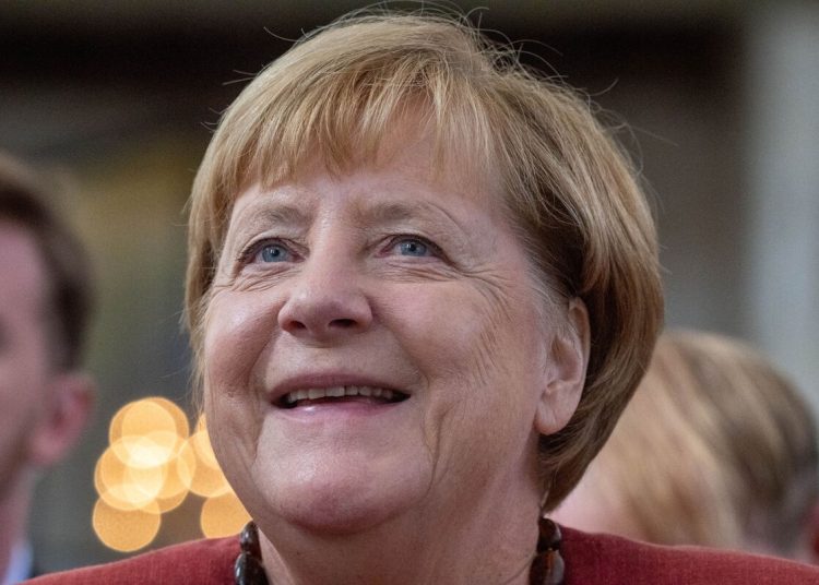 Хохот над НАТО: Как Меркель «кинула» Трампа с оборонными расходами