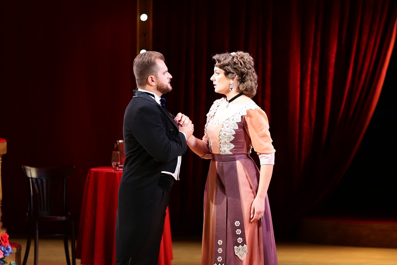 От чардаша до Ярославны: как прима Донбасс Оперы покоряет миры оперы и оперетты