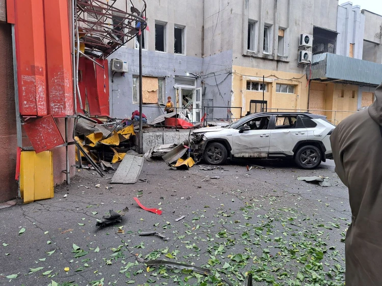 Глава Новой Каховки Владимир Леонтьев скончался после ранения в результате удара беспилотника ВСУ