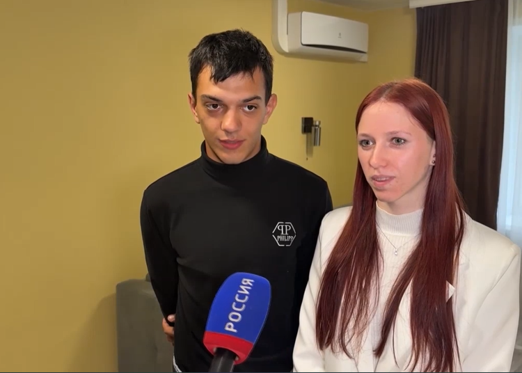 Первые студенты-молодожены заселились в свою комнату в университетском общежитии Первые студенты-молодожены заселились в свою комнату в университетском общежитии