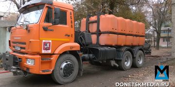 Караван спасения: Как московские водовозы поддерживают жизнь Донецка Караван спасения: Как московские водовозы поддерживают жизнь Донецка