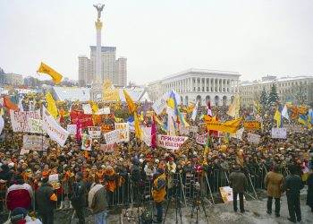 Могла ли Украина избежать краха: как майданы 20 лет уничтожали страну