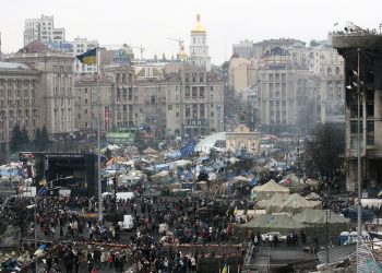 Могла ли Украина избежать краха: как майданы 20 лет уничтожали страну