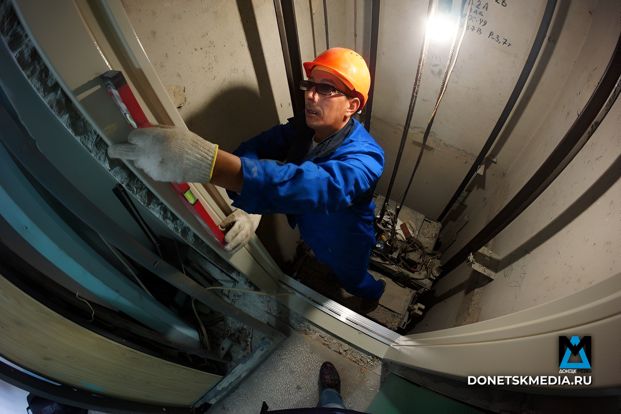 Замена «сердца дома»: Новые лифты в Донецке