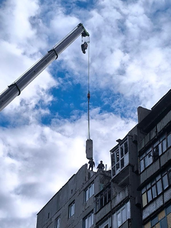 Как Донбасс встретил ноябрь: Фестиваль единства в Донецке и звезда Героя в Старобешево, дайджест за 5 ноября