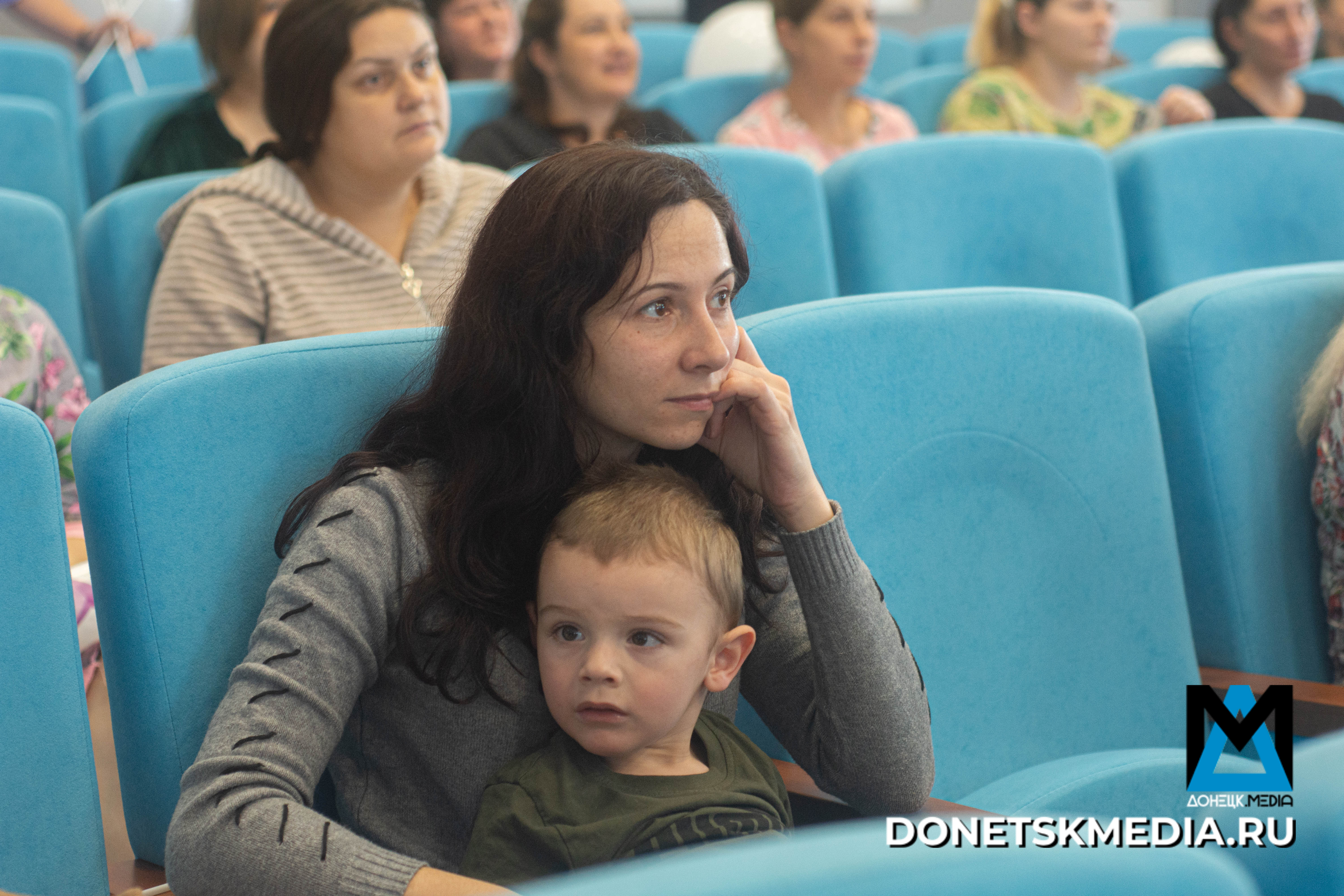 «Важнее ничего нет»: как в Донецке спасают самых маленьких новорождённых «Важнее ничего нет»: как в Донецке спасают самых маленьких новорождённых