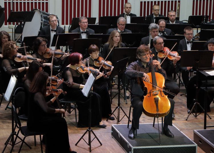 «Мы родом из Донбасса»: донецкие артисты с триумфом выступили в Калининграде «Мы родом из Донбасса»: донецкие артисты с триумфом выступили в Калининграде