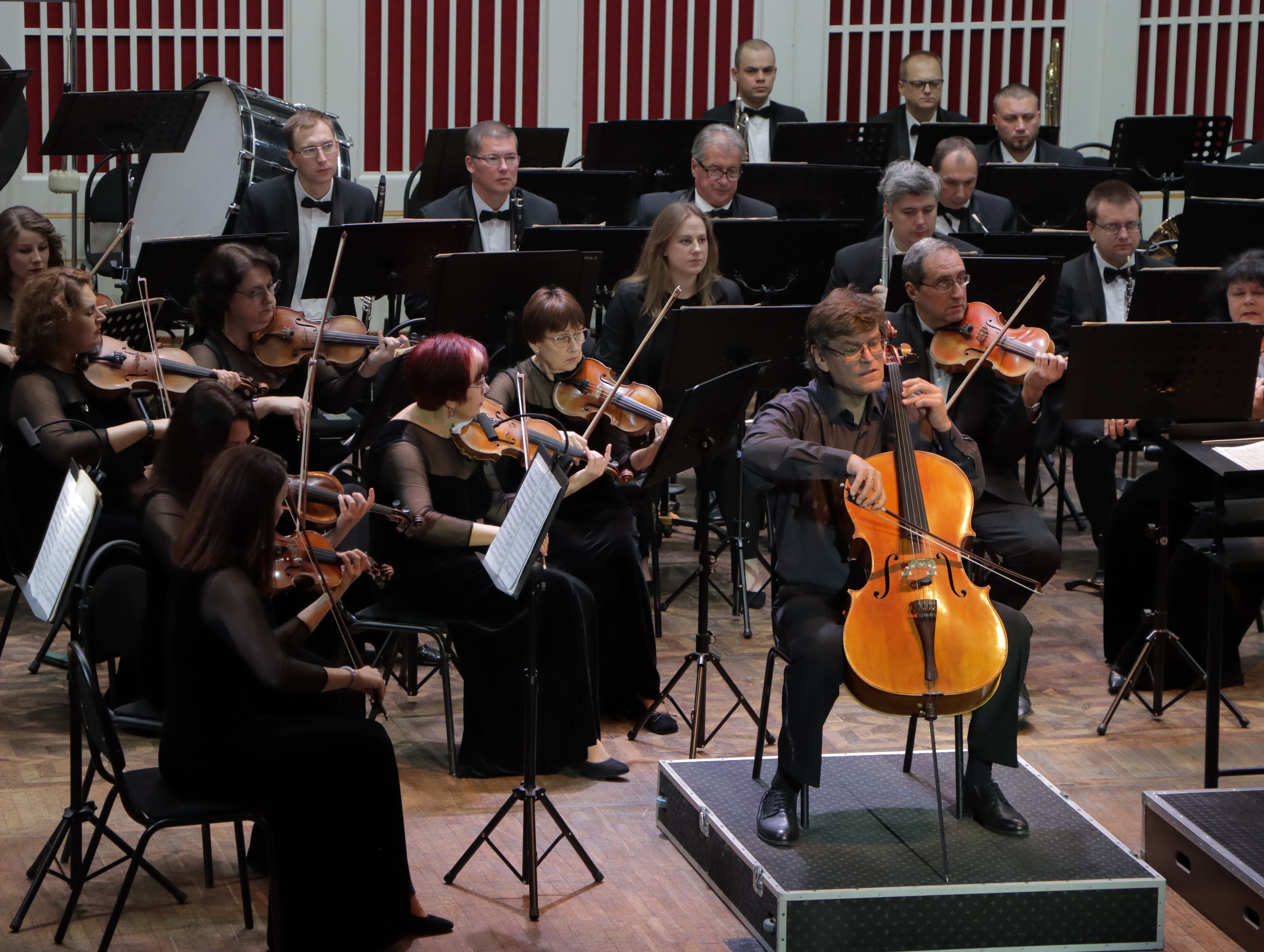 «Мы родом из Донбасса»: донецкие артисты с триумфом выступили в Калининграде