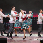 «Многонациональный Донбасс» покорил сердца: легендарный ансамбль дал большой сольный концерт в Донецке «Многонациональный Донбасс» покорил сердца: легендарный ансамбль дал большой сольный концерт в Донецке