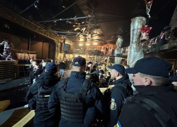 «Гламур» по-украински: В Одессе полиция нагрянула в клуб из-за русской песни