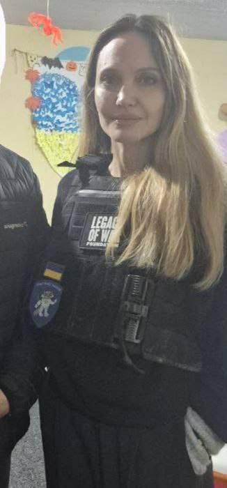 Анджелина Джоли в Херсоне: благотворительность или дорогой пиар Киева