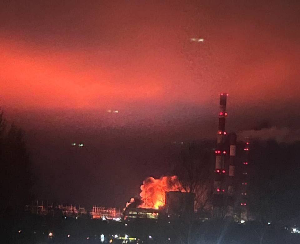 Массированный налет вражеских БПЛА: жертвы в Волгограде, удар по стратегической электростанции