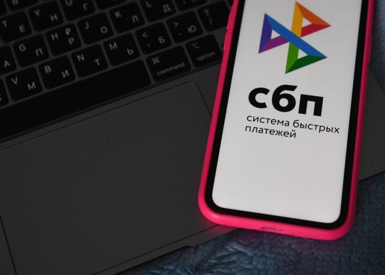 Ни себе, ни людям: крупные переводы денег самому себе будут блокировать