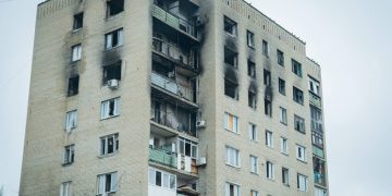 Тысячи людей в подвалах: в Красноармейске спасают мирных жителей Тысячи людей в подвалах: в Красноармейске спасают мирных жителей