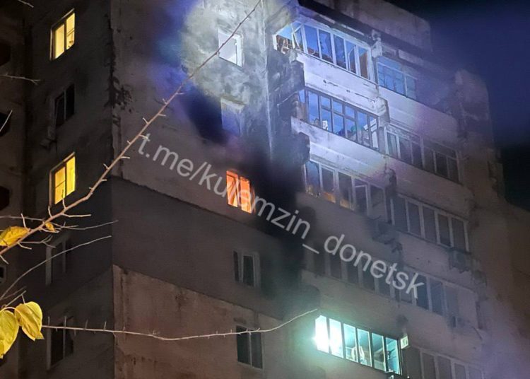 Ночной удар по Донецку: Школа и дома под огнем Ночной удар по Донецку: Школа и дома под огнем