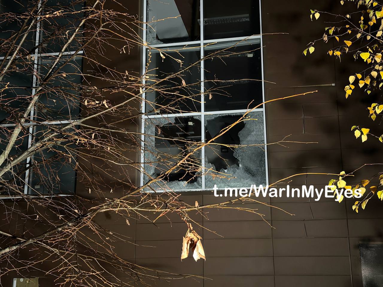 Ночной удар по Донецку: Школа и дома под огнем Ночной удар по Донецку: Школа и дома под огнем