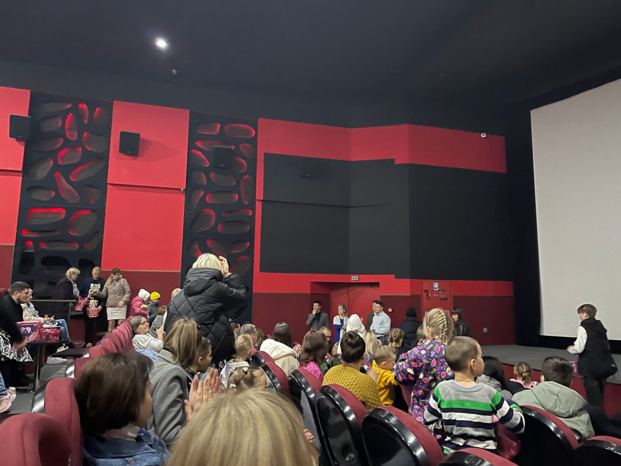 Восстановление школы №62, 11 пожаров и задержание наркосбытчика: Ключевые события региона в дайджесте за 14 ноября