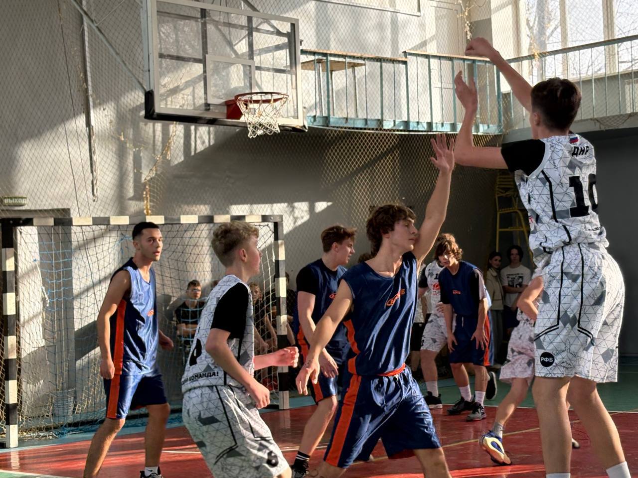 Восстановление школы №62, 11 пожаров и задержание наркосбытчика: Ключевые события региона в дайджесте за 14 ноября