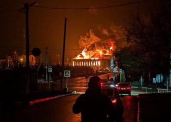 Киев атаковал Белгородскую область: в Короче горит торговый центр Киев атаковал Белгородскую область: в Короче горит торговый центр