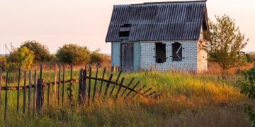 Пустующие жильё в освобождённых регионах оформят на региональные власти