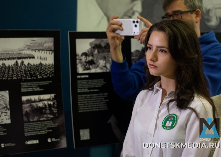 Память поколений: фотовыставка «Отражение: 1941–1945 гг.» открылась в Донецке