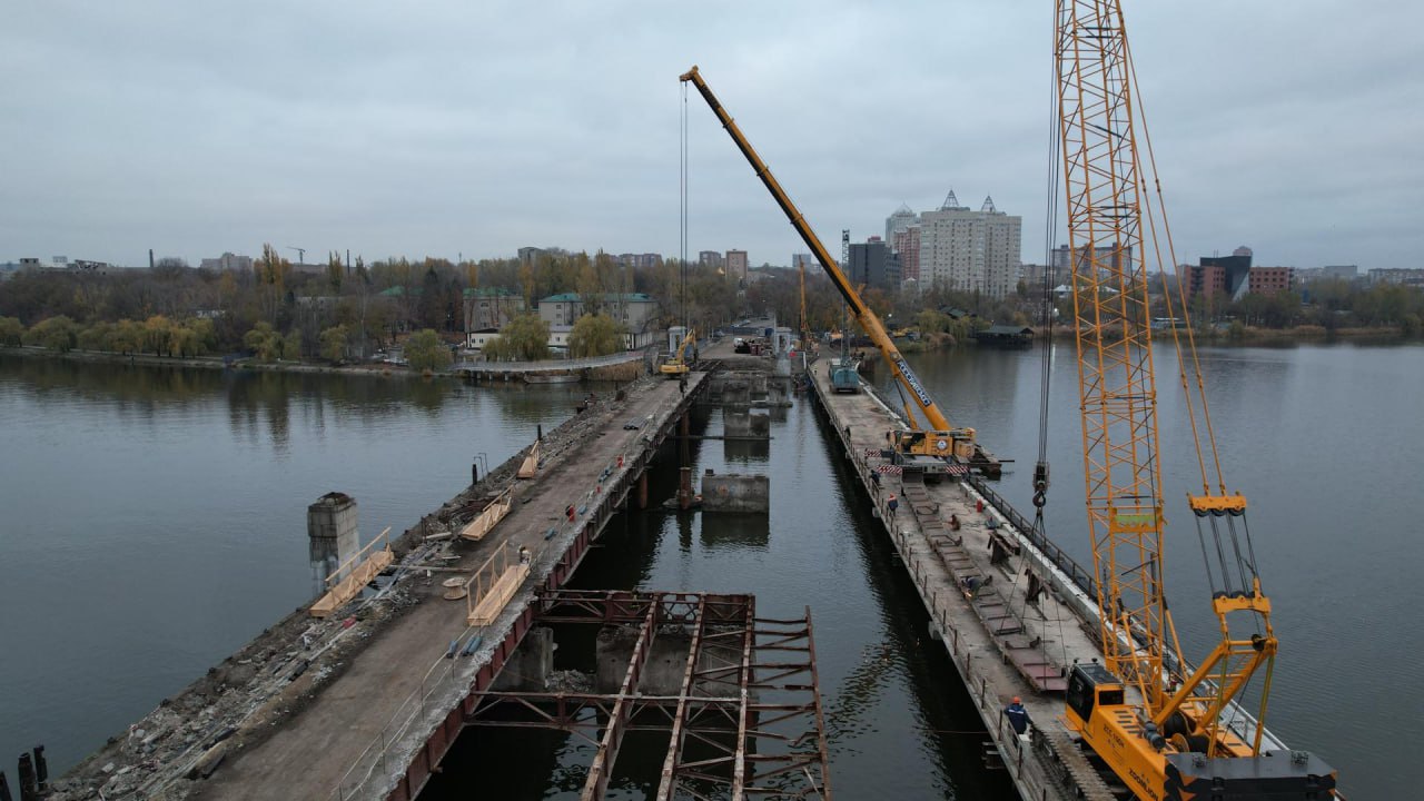 Реставрация моста по Ильича, расширенный геноскринин младенцев: дайджест новостей за 27 ноября