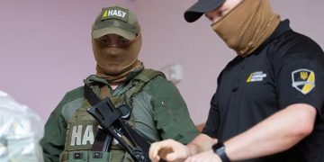 НАБУ и САП наносят ответный удар: структуры проводят обыски у Ермака