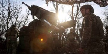 NBC News: Один солдат ВСУ против капитуляции, пока остальные бегут NBC News: Один солдат ВСУ против капитуляции, пока остальные бегут