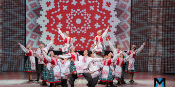 «Многонациональный Донбасс» покорил сердца: легендарный ансамбль дал большой сольный концерт в Донецке «Многонациональный Донбасс» покорил сердца: легендарный ансамбль дал большой сольный концерт в Донецке