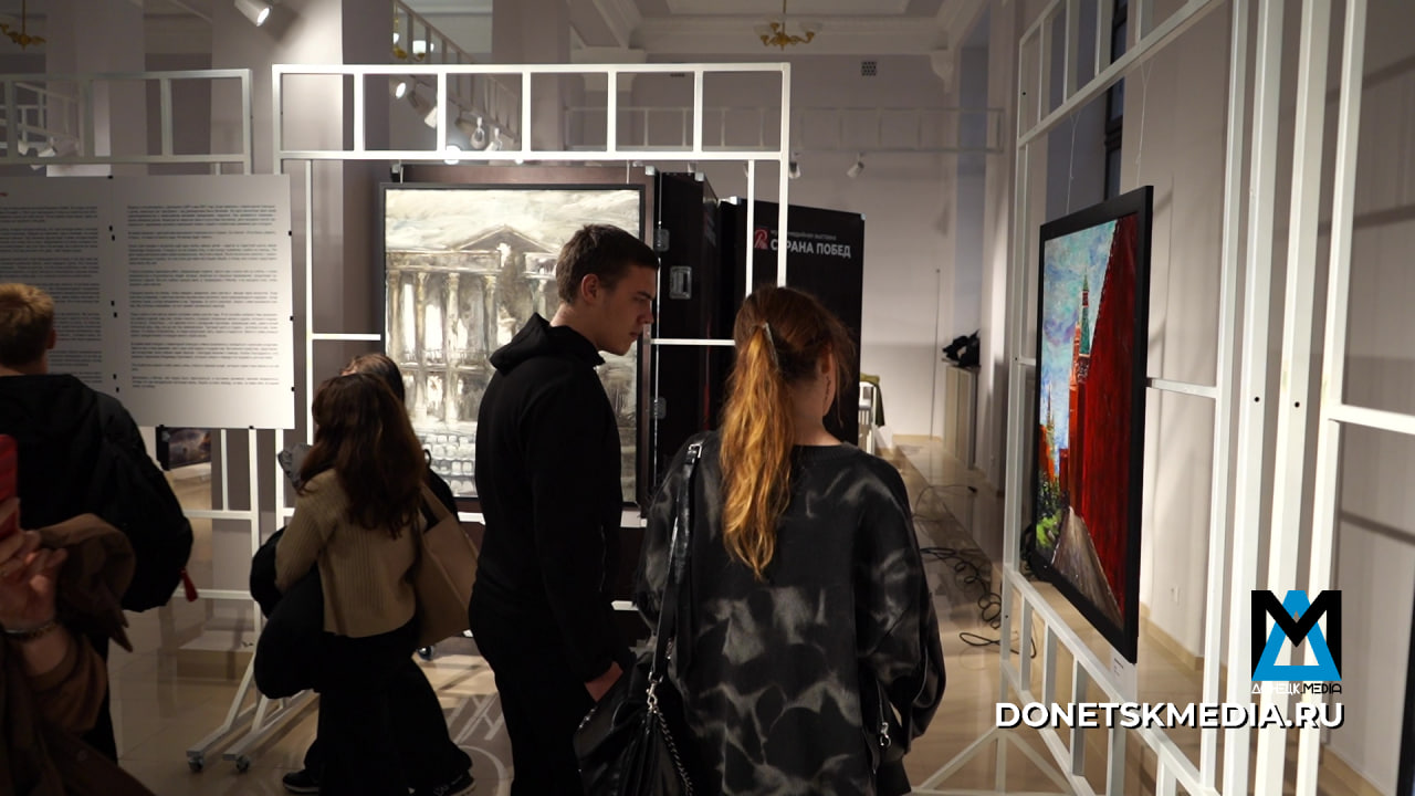 Отражение времени: Наталья Бочкарёва привезла в Луганск письмо красками о войне